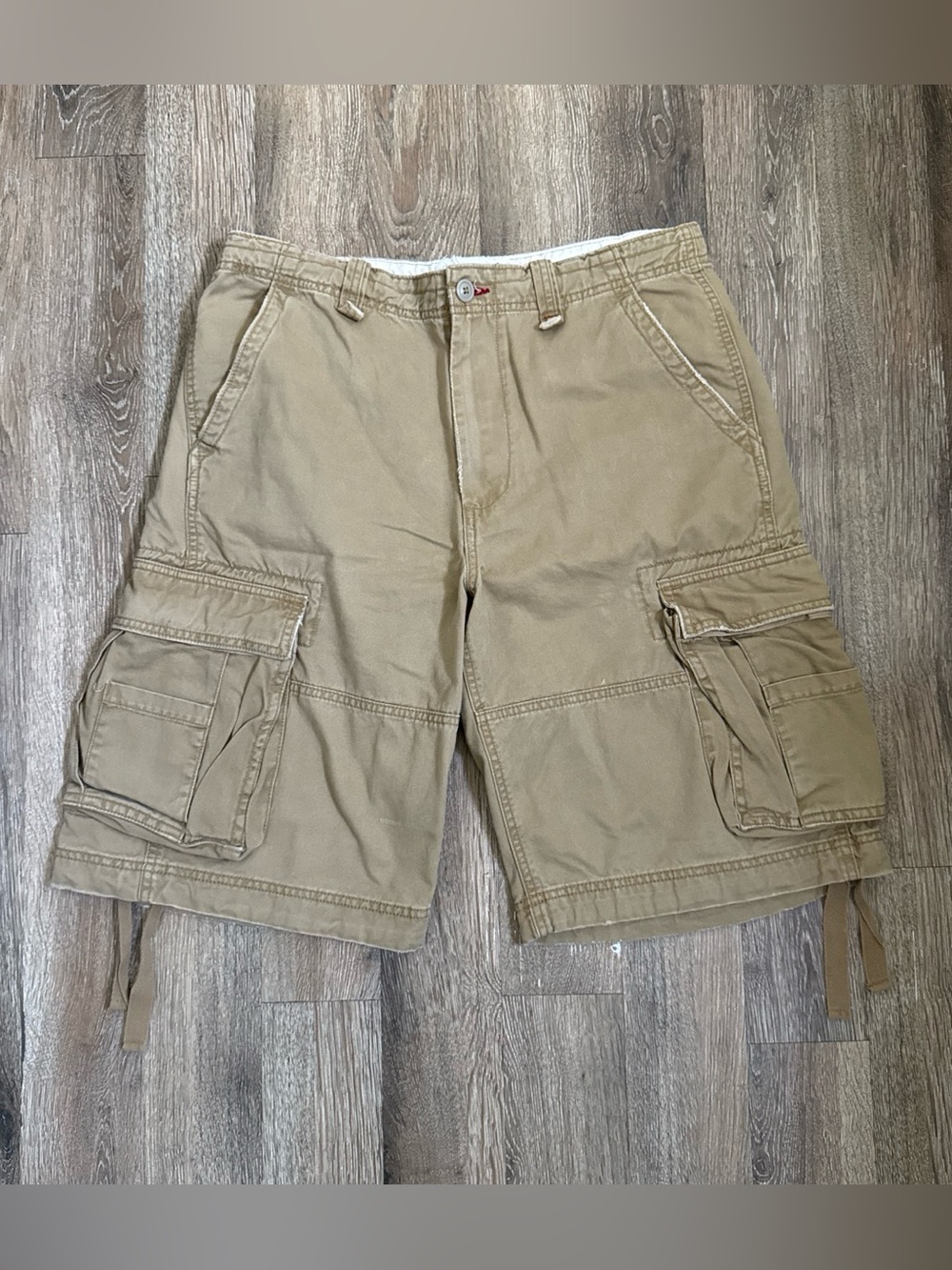 Men's Vintage Khaki Cargo Shorts